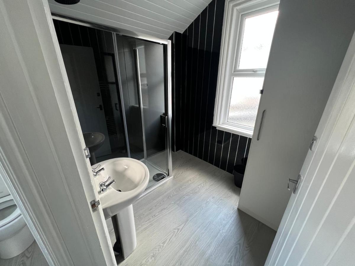Safari Apartment, Free Parking, 10Min Walk To Blackpool Tower, Sleeps 12 Dış mekan fotoğraf