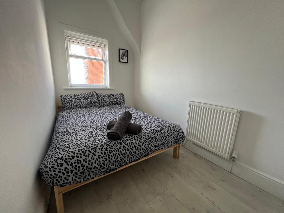 Safari Apartment, Free Parking, 10Min Walk To Blackpool Tower, Sleeps 12 Dış mekan fotoğraf