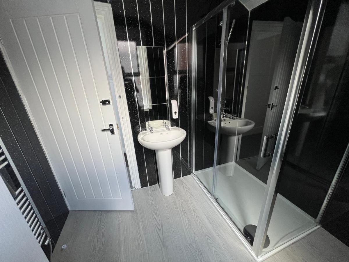 Safari Apartment, Free Parking, 10Min Walk To Blackpool Tower, Sleeps 12 Dış mekan fotoğraf