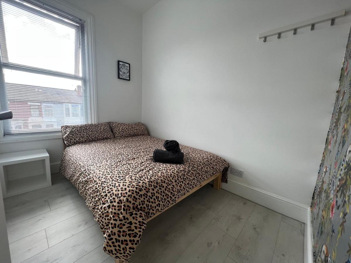 Safari Apartment, Free Parking, 10Min Walk To Blackpool Tower, Sleeps 12 Dış mekan fotoğraf