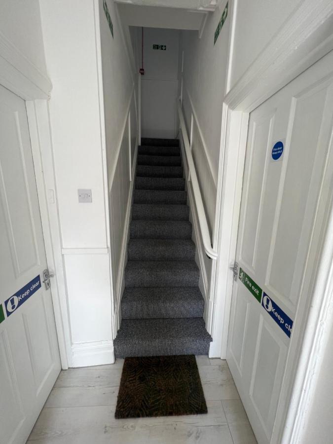 Safari Apartment, Free Parking, 10Min Walk To Blackpool Tower, Sleeps 12 Dış mekan fotoğraf