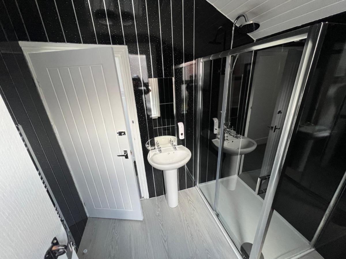 Safari Apartment, Free Parking, 10Min Walk To Blackpool Tower, Sleeps 12 Dış mekan fotoğraf