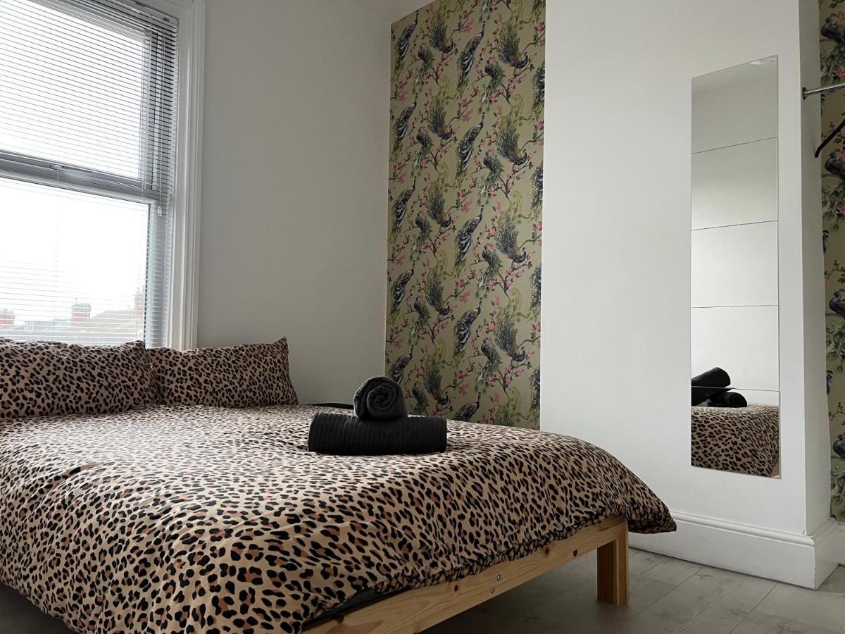 Safari Apartment, Free Parking, 10Min Walk To Blackpool Tower, Sleeps 12 Dış mekan fotoğraf