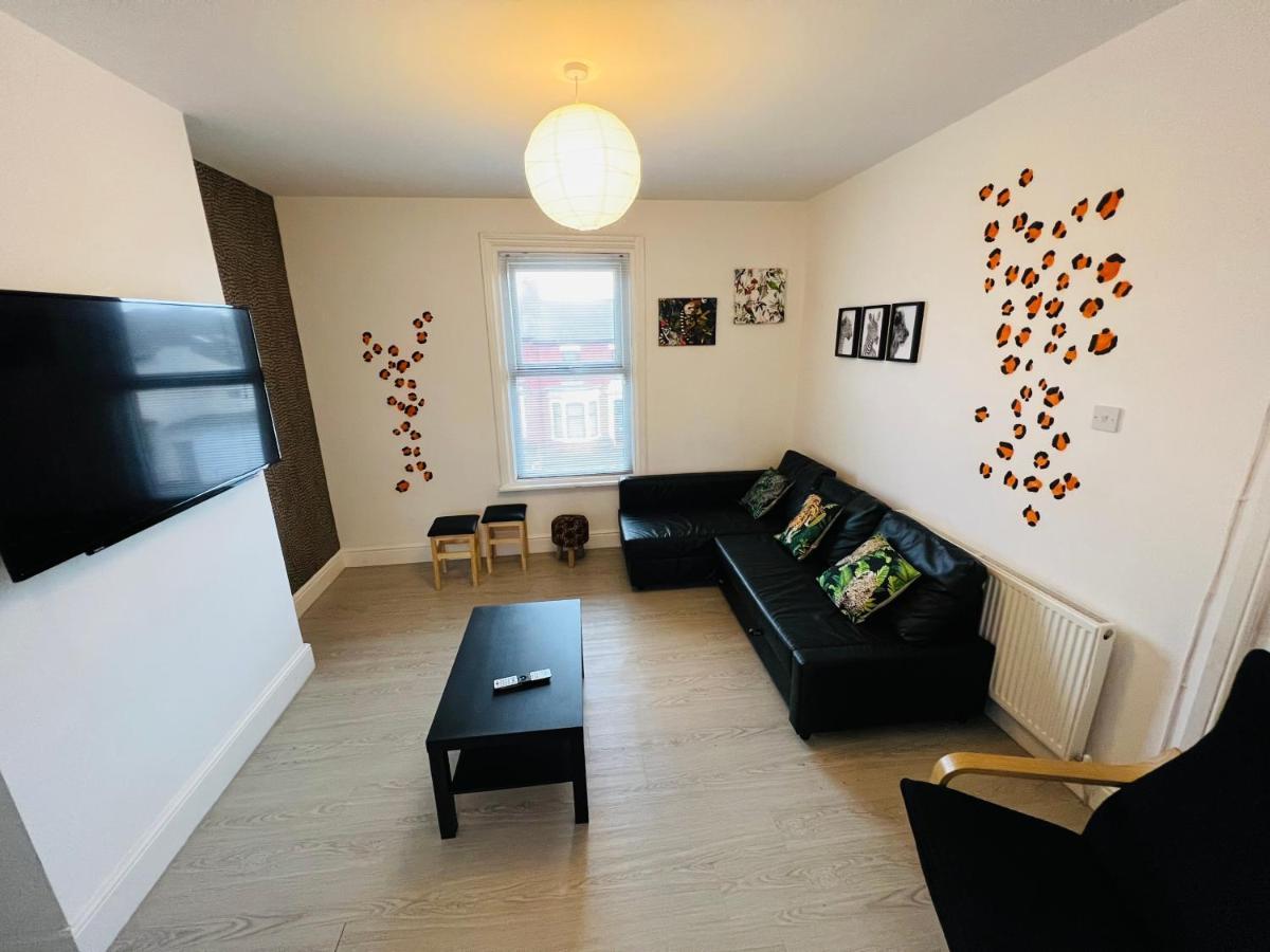 Safari Apartment, Free Parking, 10Min Walk To Blackpool Tower, Sleeps 12 Dış mekan fotoğraf
